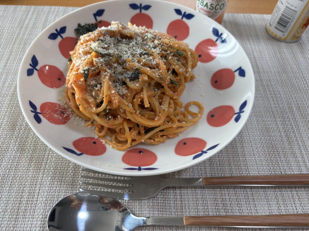 トマトチーズパスタ