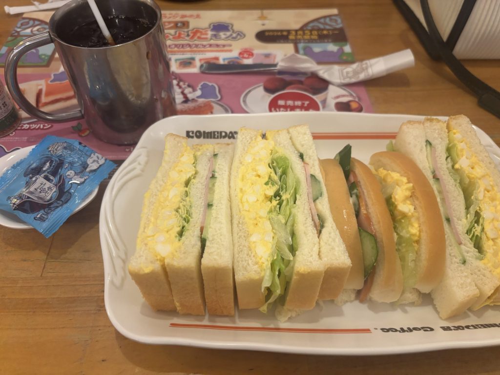 コメダ珈琲のミックスサンド