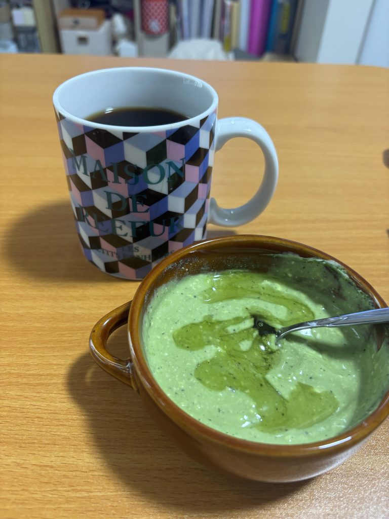 青汁入りヨーグルト