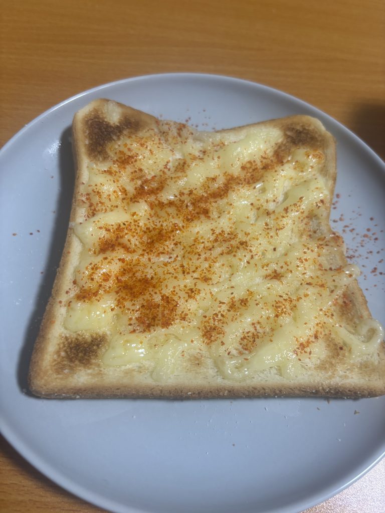 チーズマヨ七味トースト