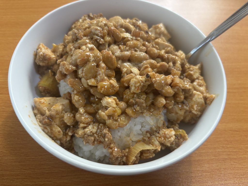 麻婆豆腐納豆丼