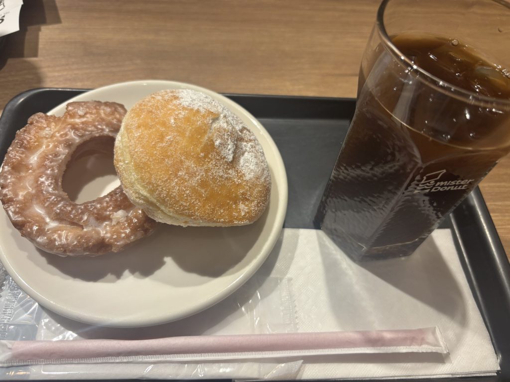 ミスタードーナツのハニーオールドファッションとエンゼルクリーム